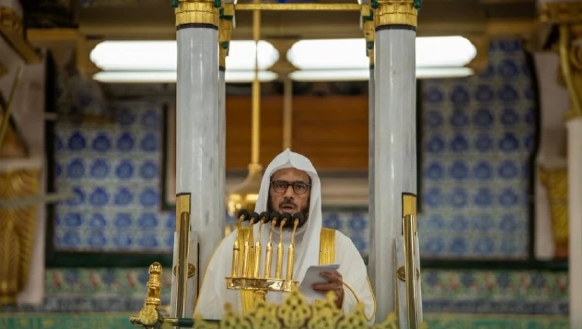 خطيبا الحرمين: يدعوان إلى الاستقامة والعفو وحسن الظن بالله تعالى