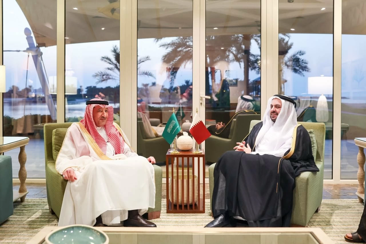 نائب وزير الخارجية يلتقي وزير الدولة القطري