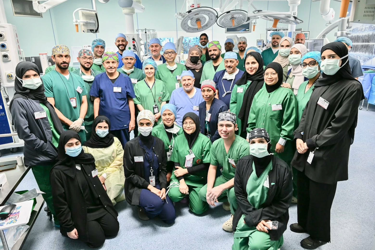 نجاح عملية فصل التوأم الملتصق التنزاني (لايتيينس ولوفنس) بعد (14) ساعة ونصف