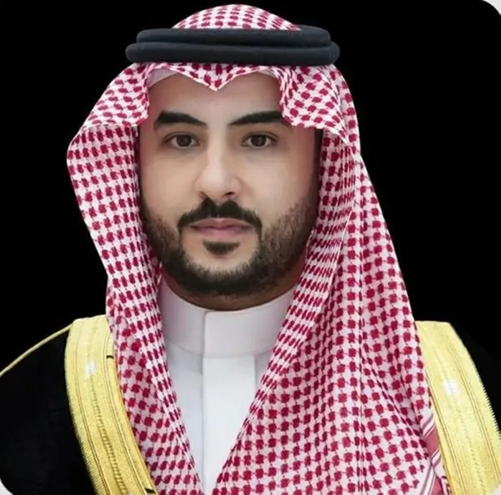 وزير الدفاع يبحث مع نظيره الكويتي التطورات والتحديات الأمنية بالمنطقة