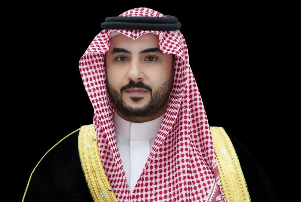 وزير الدفاع يبحث مع نظيره الماليزي التعاون الدفاعي وتطورات الأوضاع الإقليمية